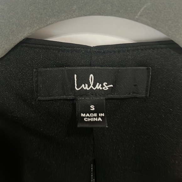 Jumpsuit never worn tags removed as well as hanger straps - Picture 6 of 7